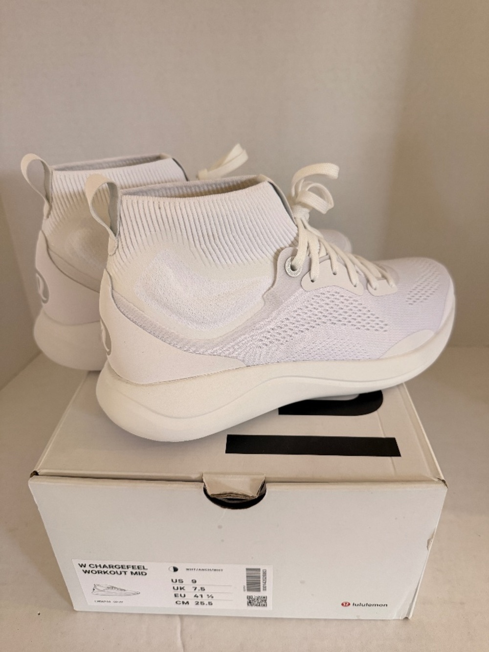 NIB Lululemon Chargefeel Workout Mid White Size 9